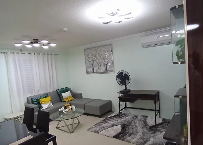 2 Bedroom Unit Spacious And Convenient *